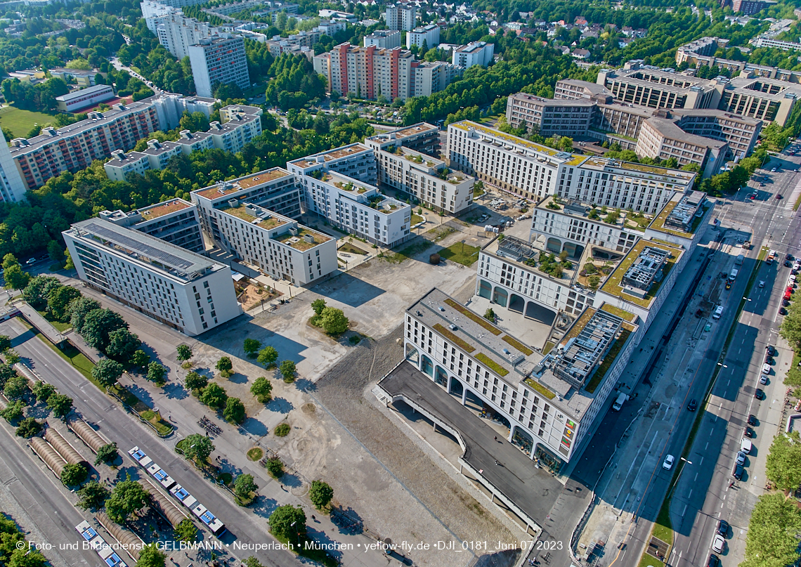 07.06.2023 - Perlach Plaza, PEP, Rentenversicherung, Wohnring, WACKER-Chemie in Neuperlach 07.06.2023 - Perlach Plaza, PEP, Rentenversicherung, Wohnring, WACKER-Chemie in Neuperlach